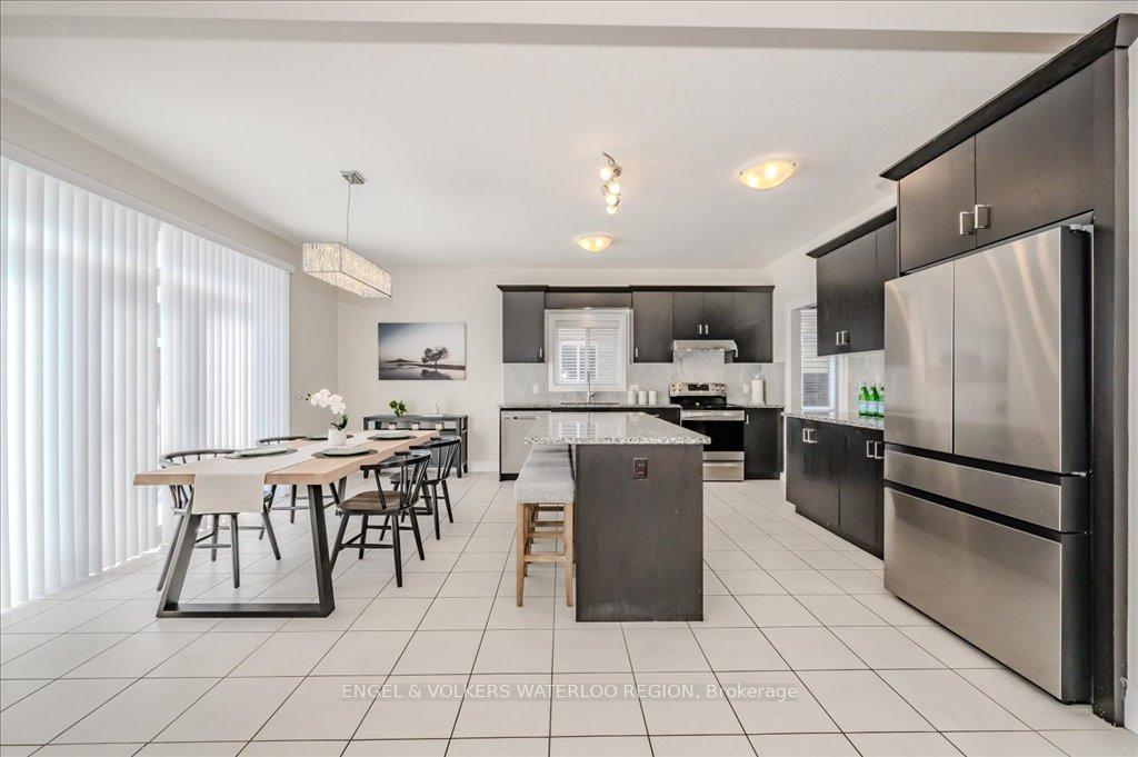 Photo 16 of 913 Redtail Court, Kitchener, Bridgeport — HOMEH