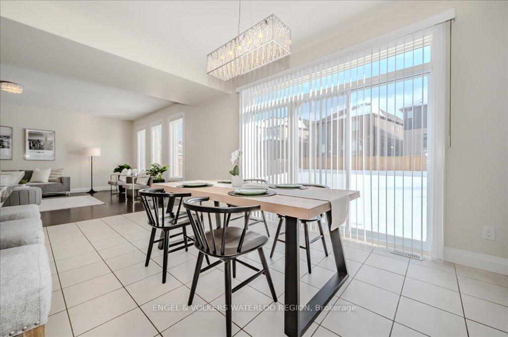 Photo 18 of 913 Redtail Court, Kitchener, Bridgeport — HOMEH