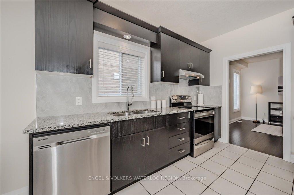 Photo 21 of 913 Redtail Court, Kitchener, Bridgeport — HOMEH