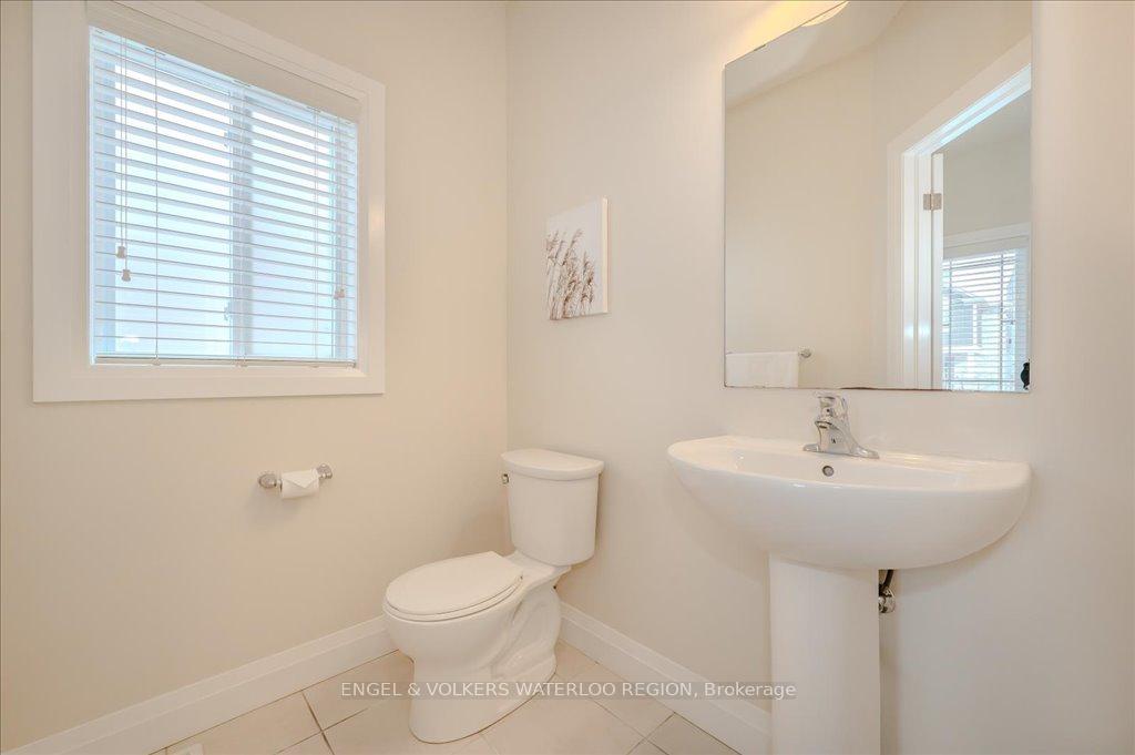 Photo 25 of 913 Redtail Court, Kitchener, Bridgeport — HOMEH