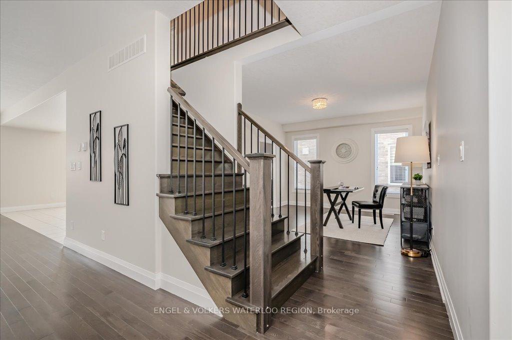 Photo 26 of 913 Redtail Court, Kitchener, Bridgeport — HOMEH