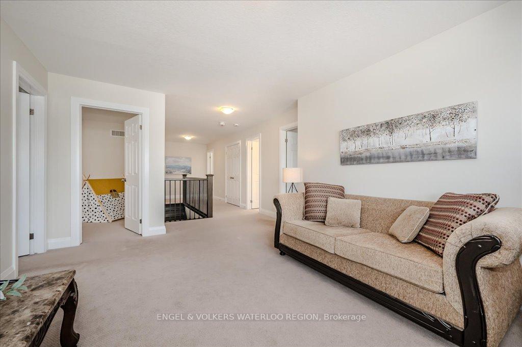 Photo 30 of 913 Redtail Court, Kitchener, Bridgeport — HOMEH