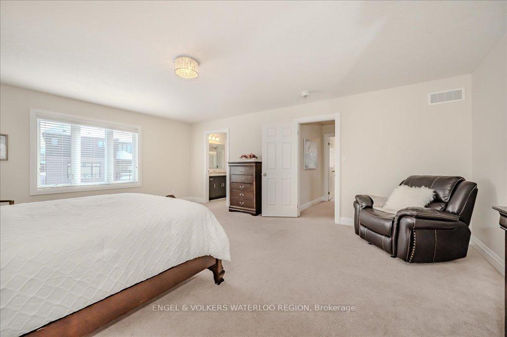 Photo 33 of 913 Redtail Court, Kitchener, Bridgeport — HOMEH