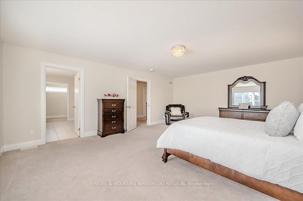 Photo 35 of 913 Redtail Court, Kitchener, Bridgeport — HOMEH