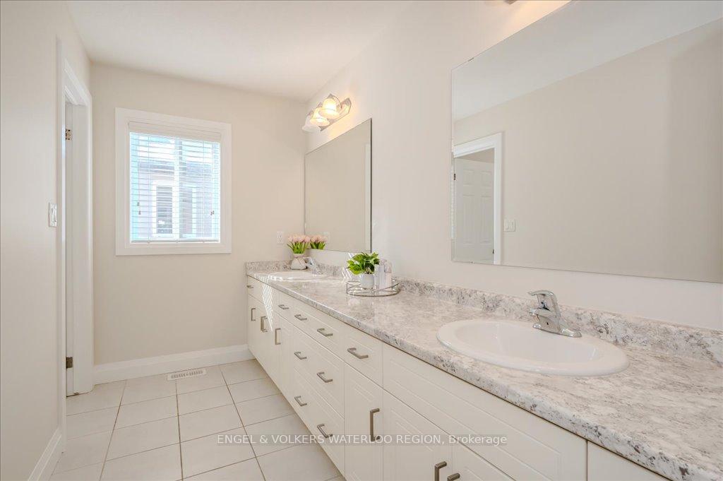 Photo 45 of 913 Redtail Court, Kitchener, Bridgeport — HOMEH