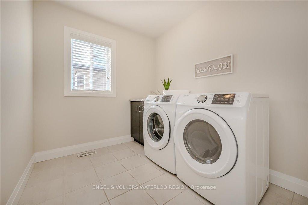 Photo 47 of 913 Redtail Court, Kitchener, Bridgeport — HOMEH