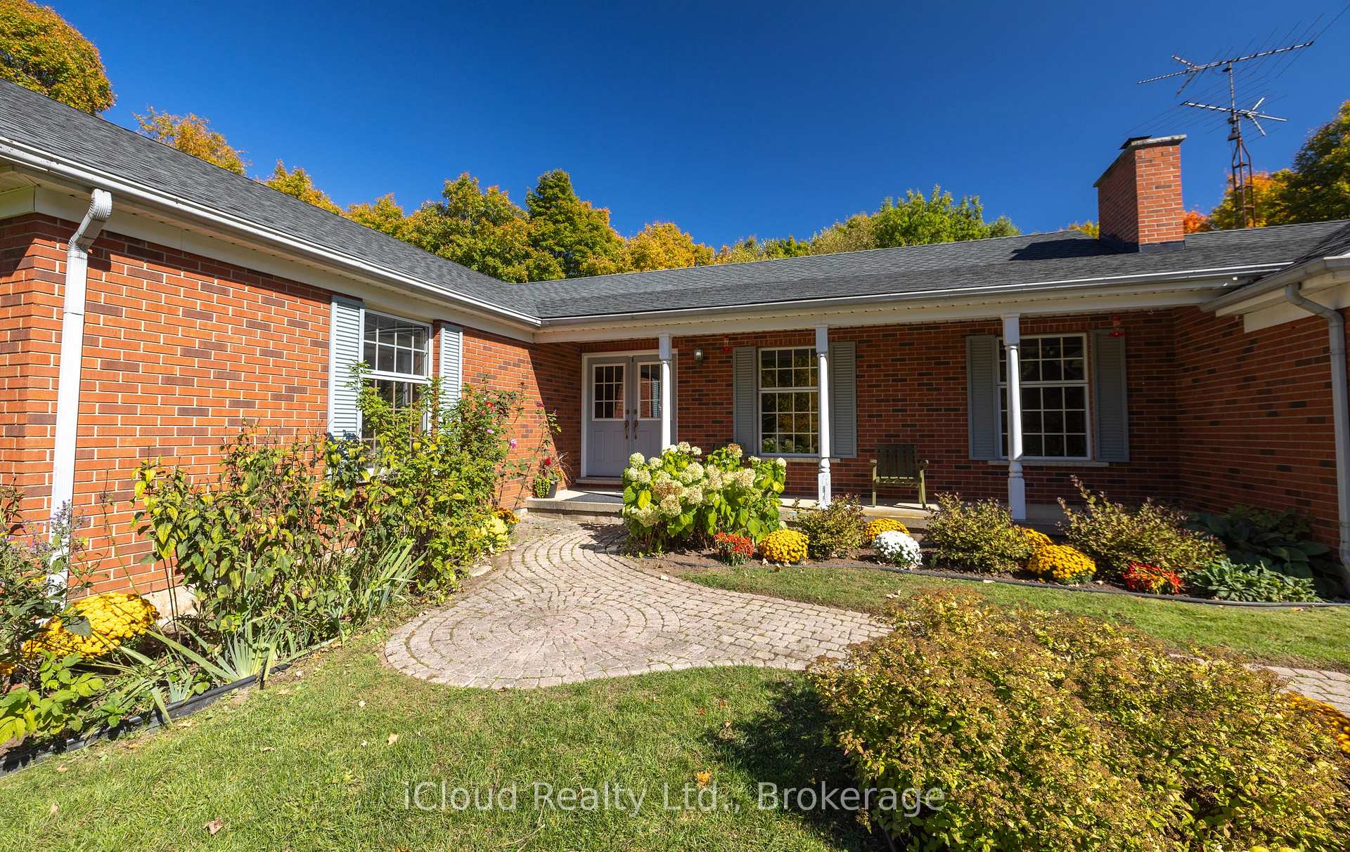 Photo 6 of 179 Main Street S, Milton, Campbellville — HOMEH