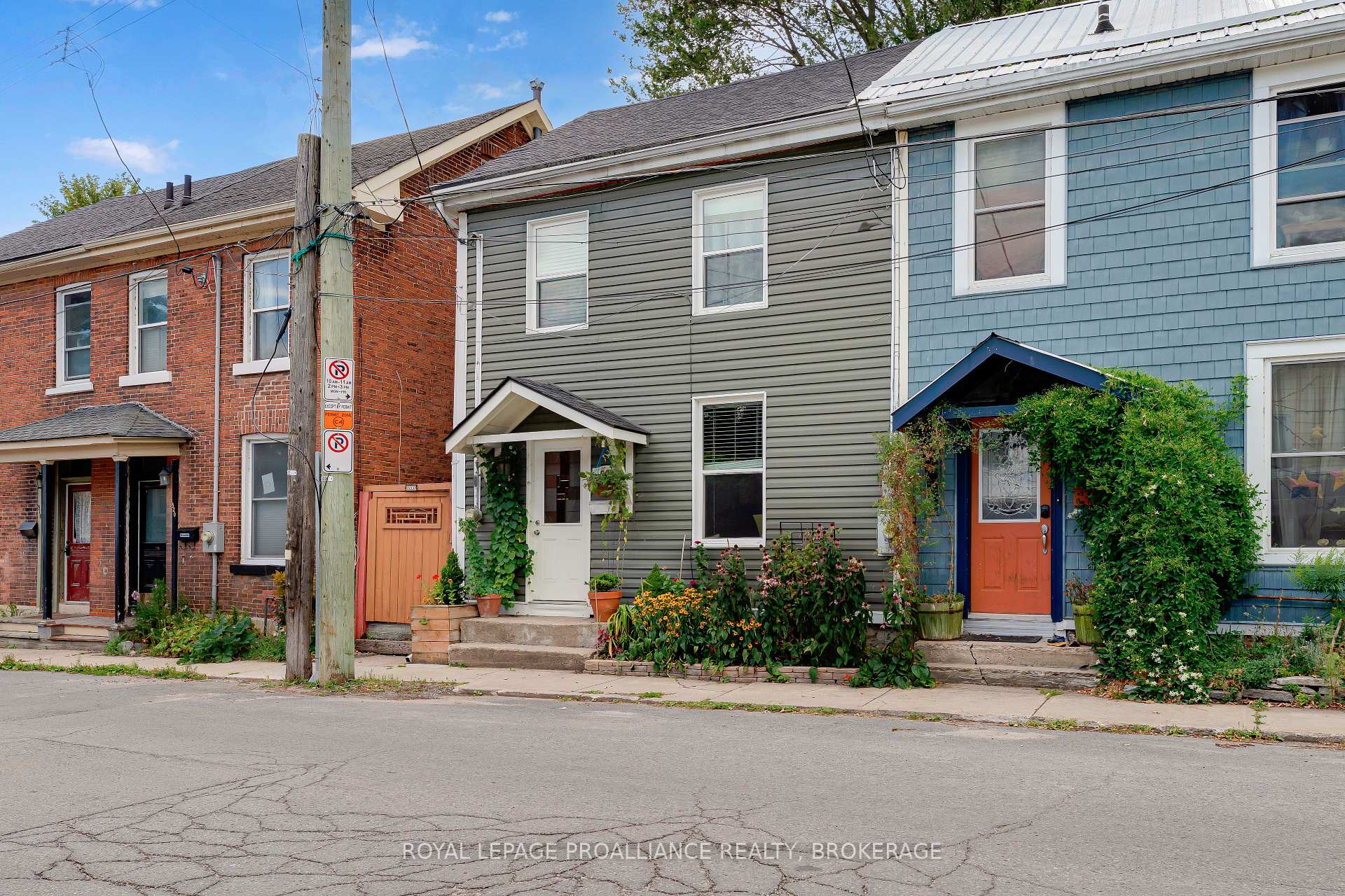 Front of 524 Bagot Street