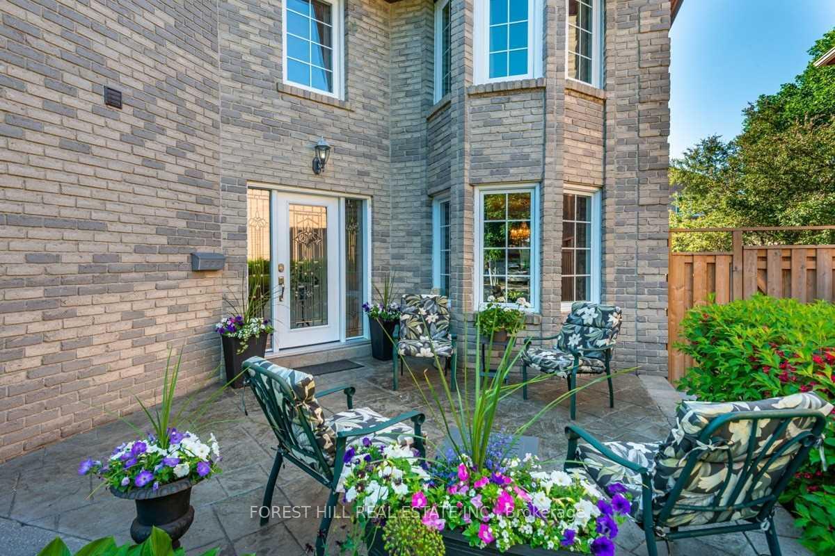 Photo 3 of 257 Fincham Avenue, Markham, Markham Village — HOMEH