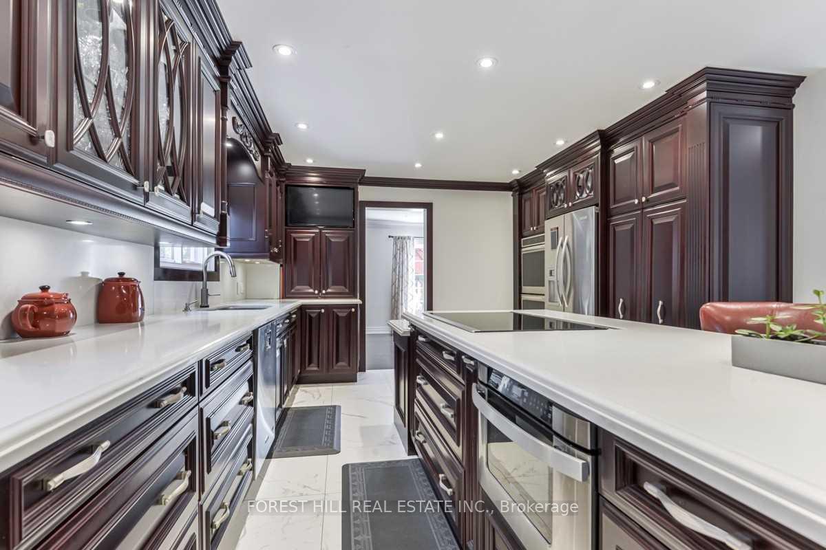 Photo 7 of 257 Fincham Avenue, Markham, Markham Village — HOMEH