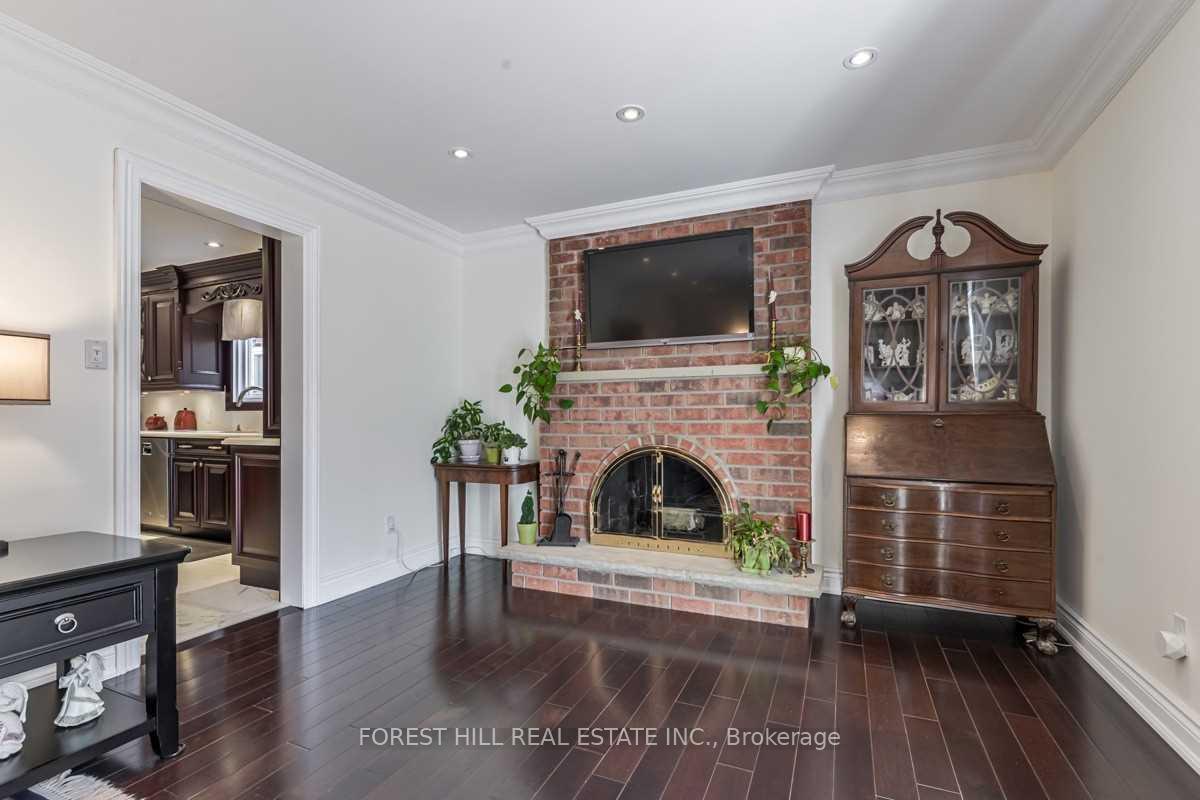 Photo 12 of 257 Fincham Avenue, Markham, Markham Village — HOMEH