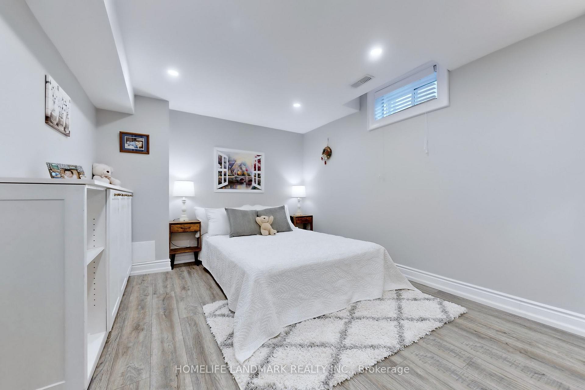 Photo 42 of 47 Riverbend Road, Markham, Village Green-South Unionville — HOMEH