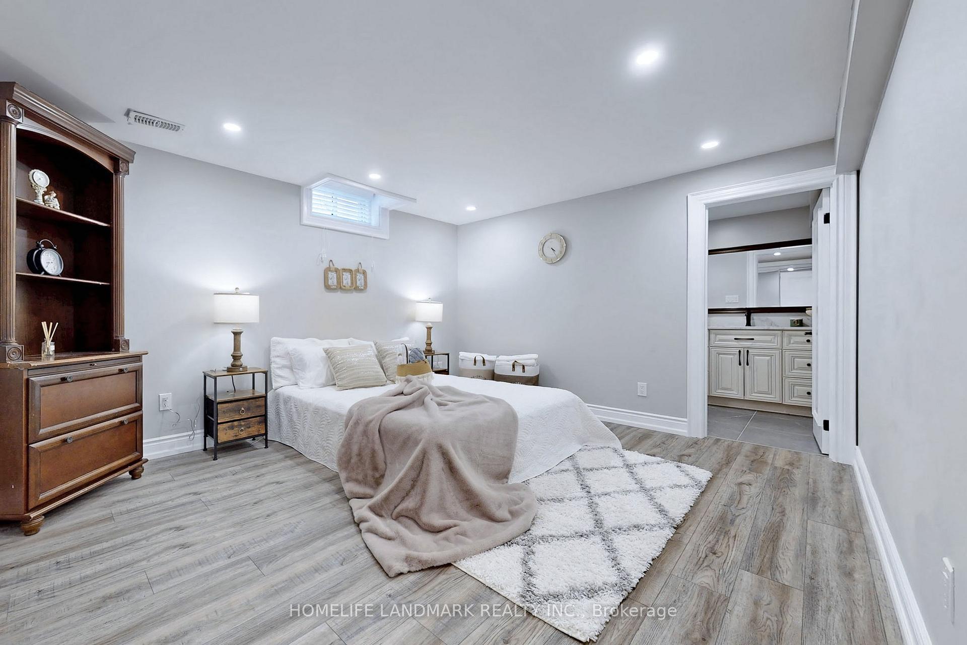 Photo 45 of 47 Riverbend Road, Markham, Village Green-South Unionville — HOMEH