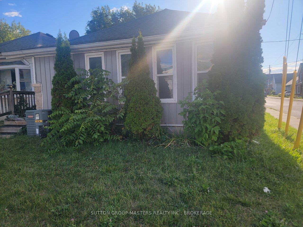 Photo 3 of 284 Patrick Street, Kingston, East of Sir John A. Blvd — HOMEH