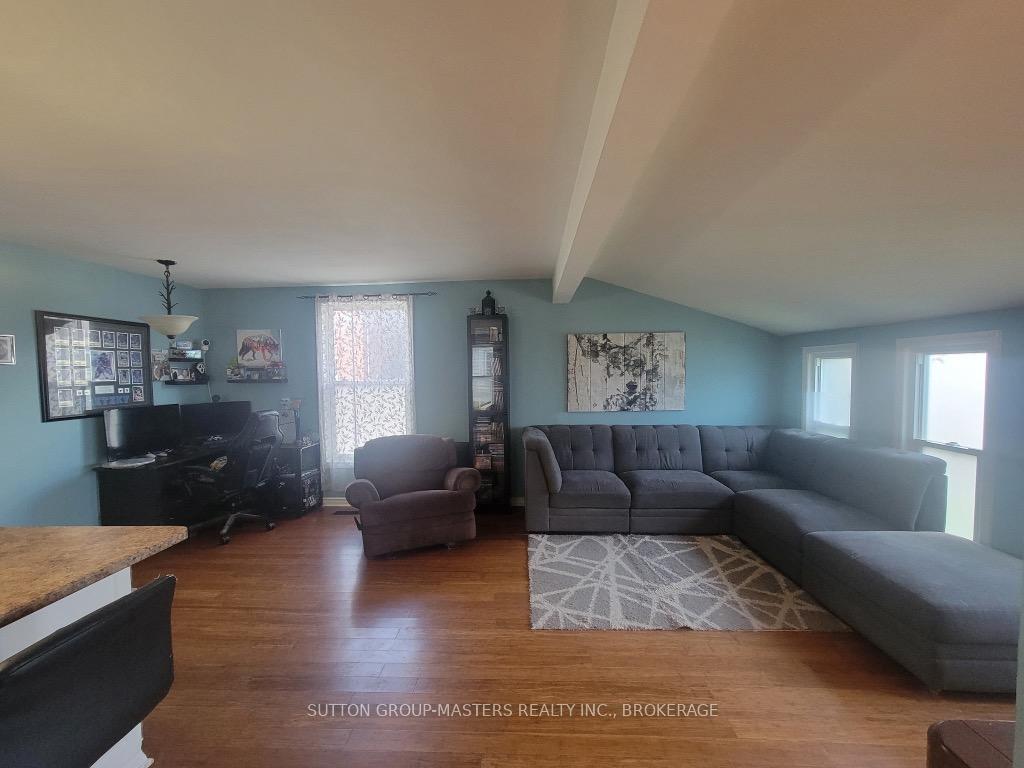 Photo 5 of 284 Patrick Street, Kingston, East of Sir John A. Blvd — HOMEH