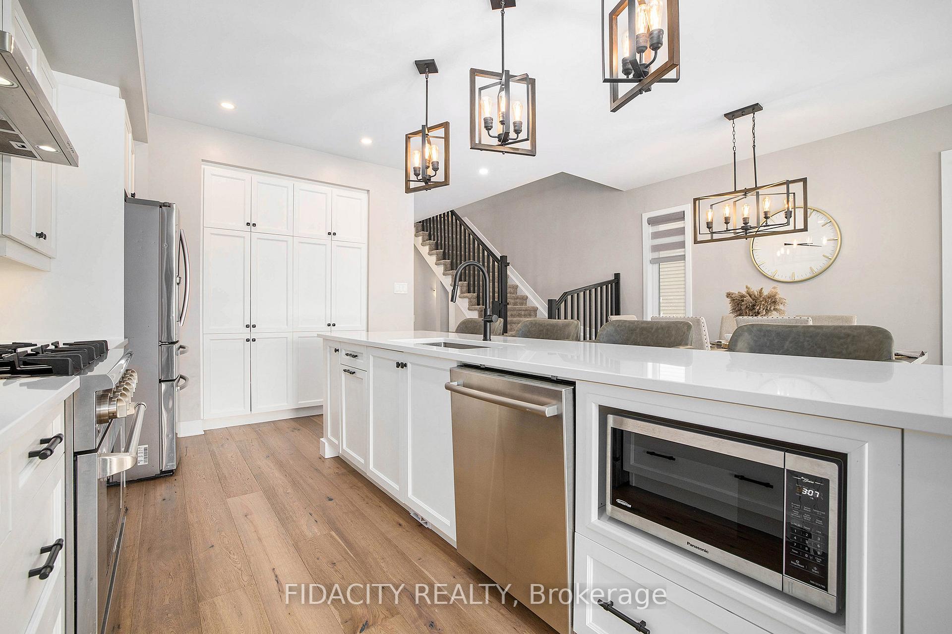 Photo 7 of 211 Lift Lane, Ottawa, Kanata - Emerald Meadows/Trailwest — HOMEH