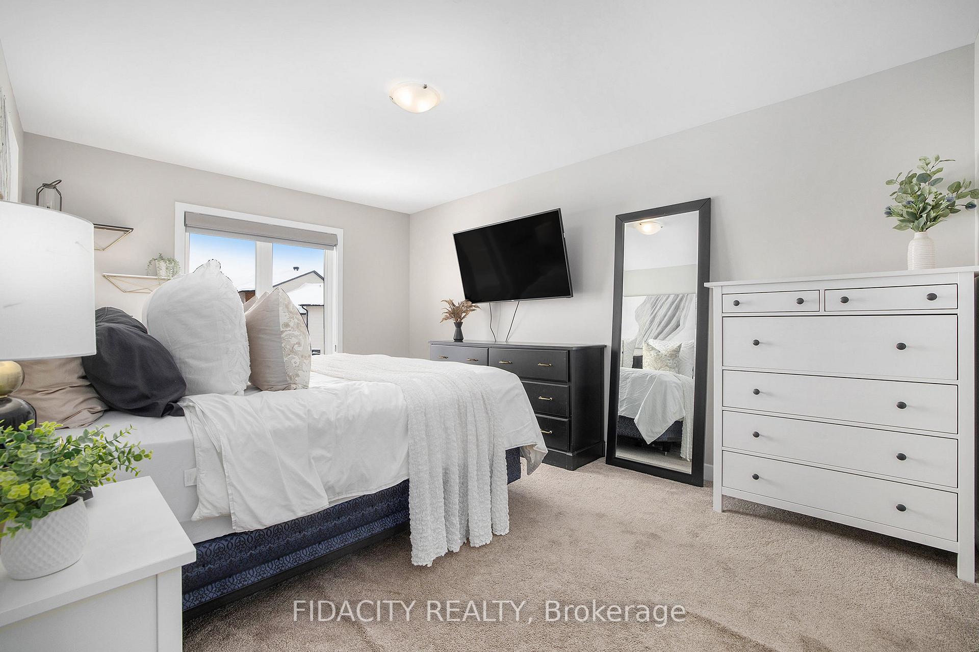 Photo 16 of 211 Lift Lane, Ottawa, Kanata - Emerald Meadows/Trailwest — HOMEH