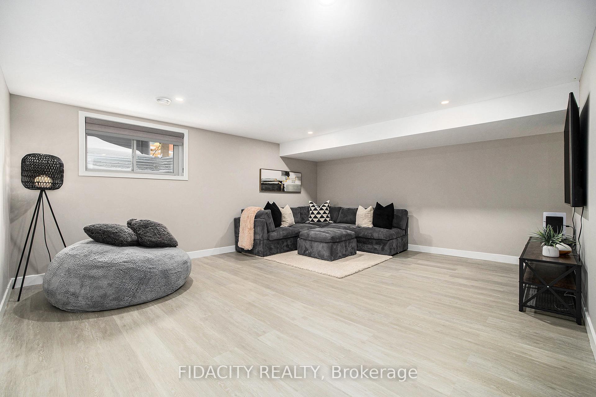 Photo 26 of 211 Lift Lane, Ottawa, Kanata - Emerald Meadows/Trailwest — HOMEH
