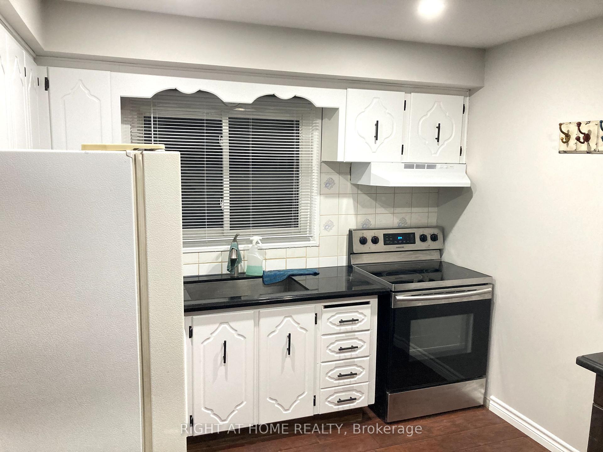 Photo 6 of Unit Upper, 8 Regency Street, Hamilton, Lisgar — HOMEH