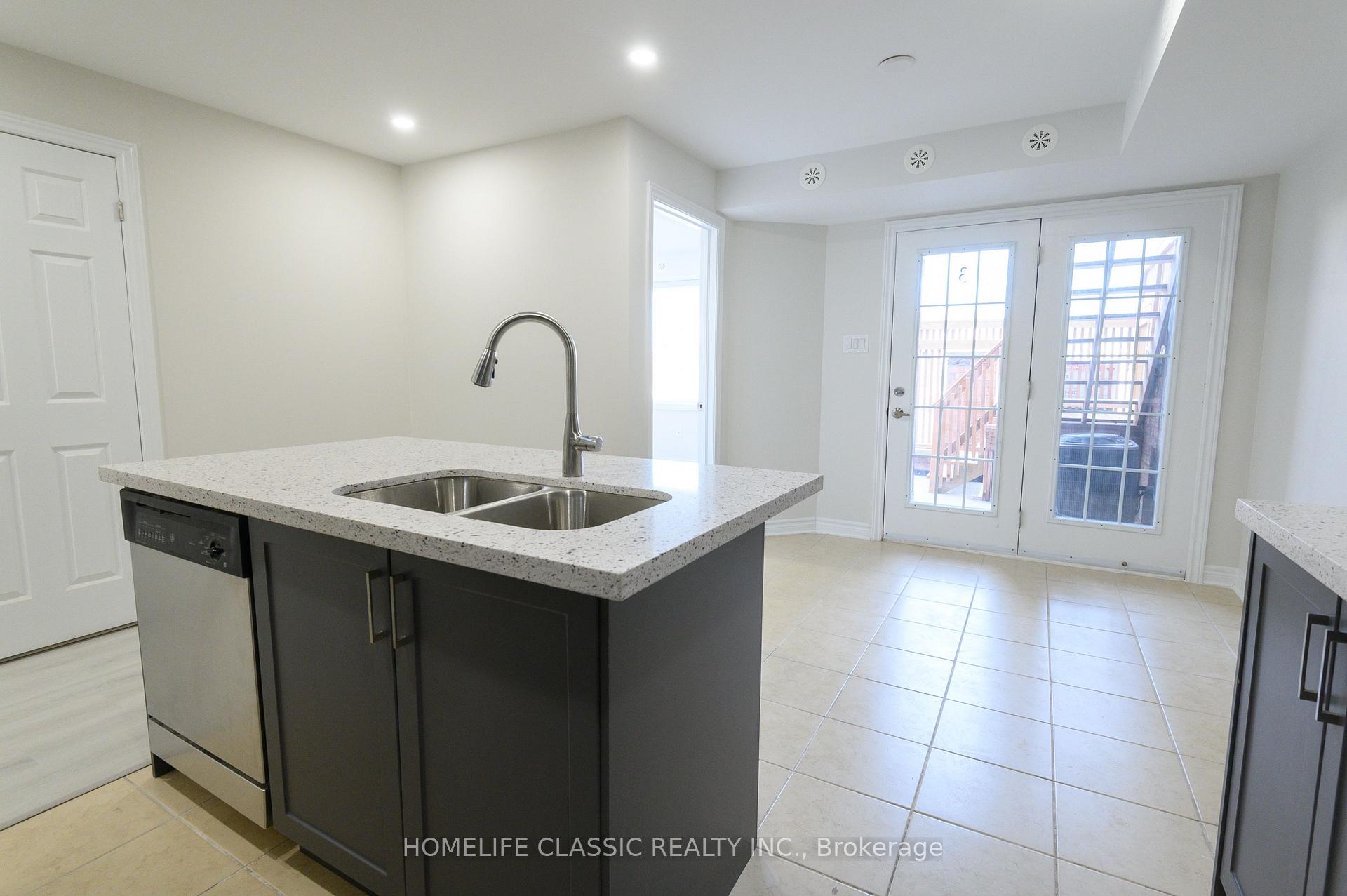 Photo 7 of Unit Unit #3 (2nd floor), 2915 Bur Oak Avenue, Markham, Cornell — HOMEH