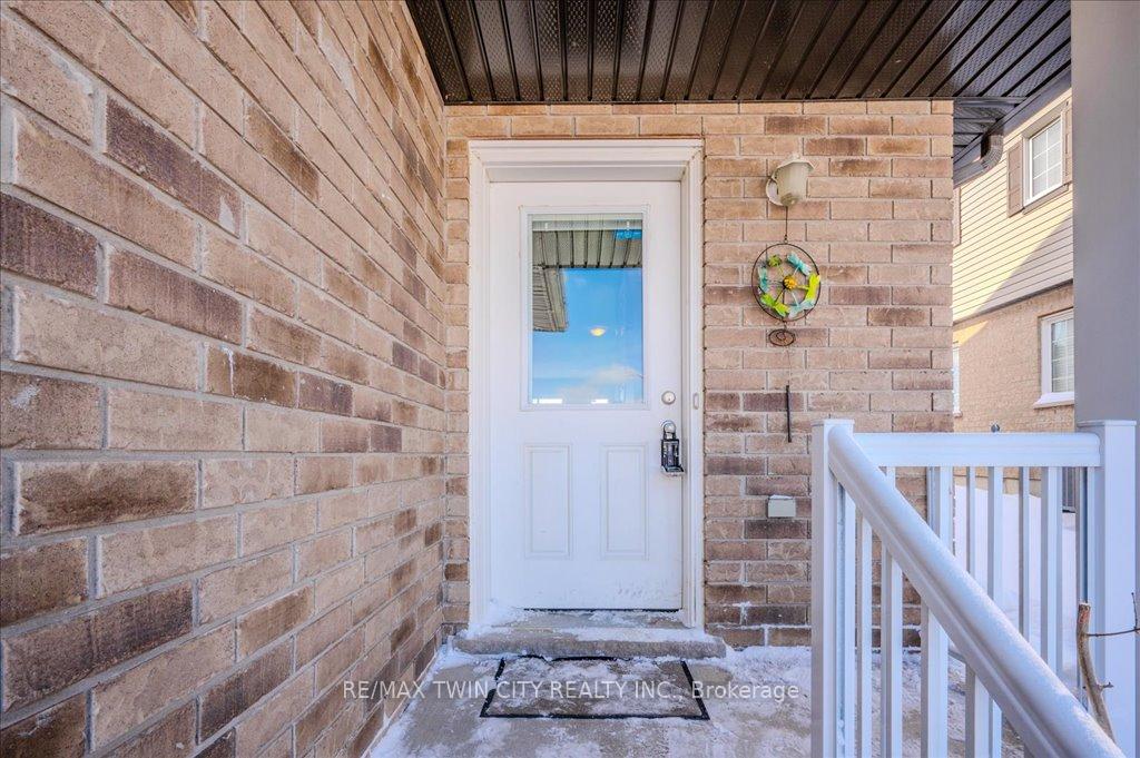 Photo 4 of 238 Countrystone Crescent, Kitchener — HOMEH