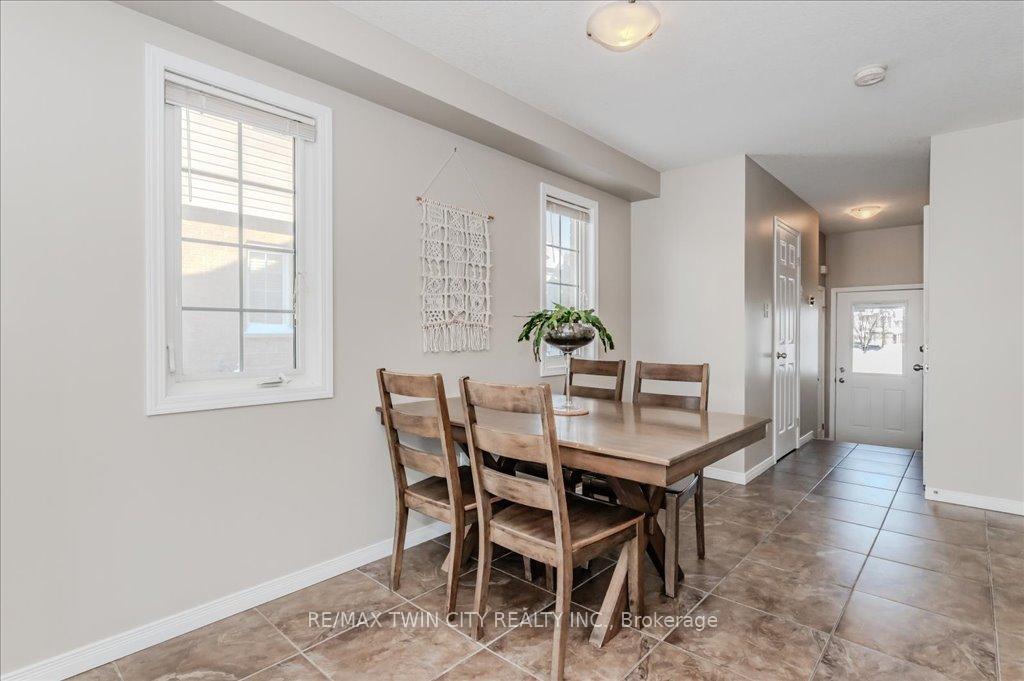 Photo 6 of 238 Countrystone Crescent, Kitchener — HOMEH