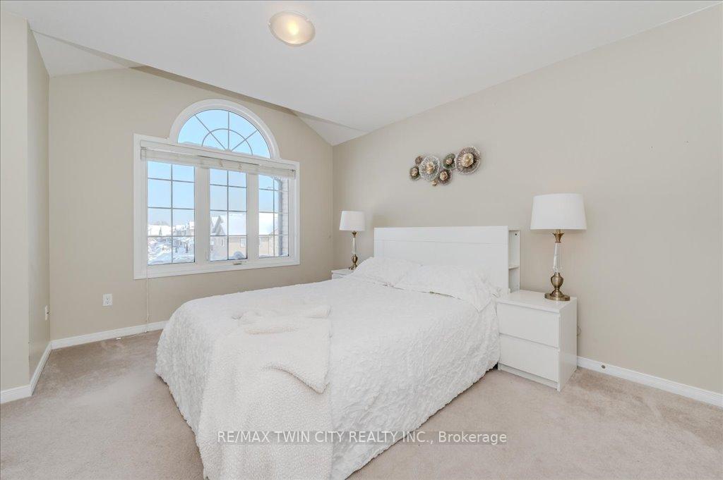 Photo 16 of 238 Countrystone Crescent, Kitchener — HOMEH