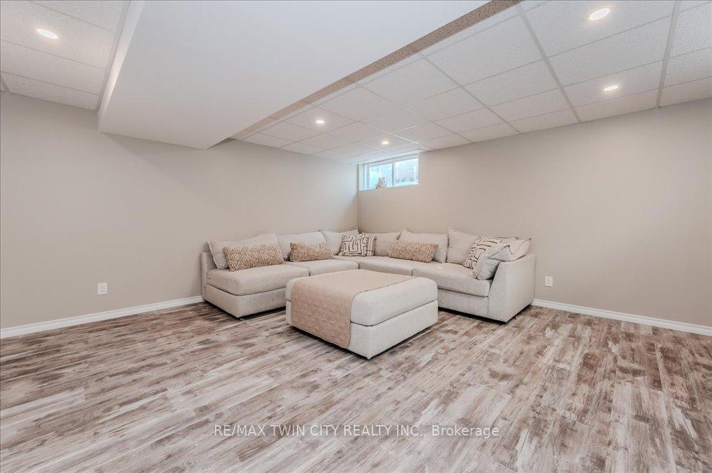 Photo 27 of 238 Countrystone Crescent, Kitchener — HOMEH