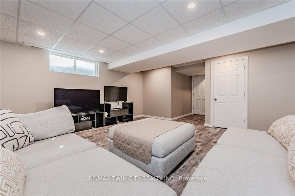 Photo 28 of 238 Countrystone Crescent, Kitchener — HOMEH
