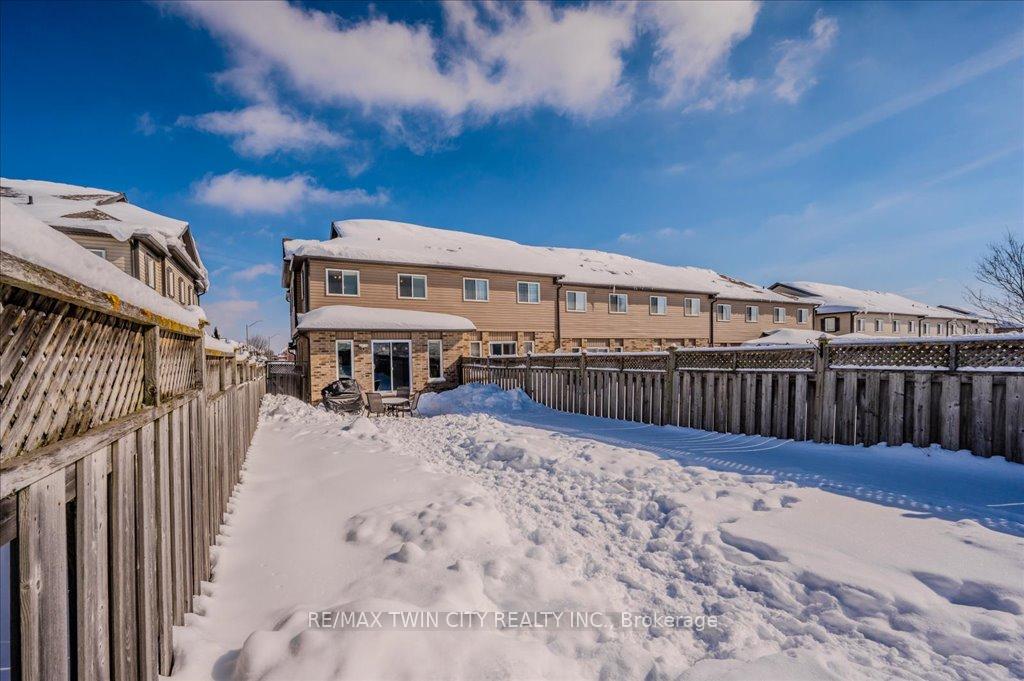 Photo 31 of 238 Countrystone Crescent, Kitchener — HOMEH