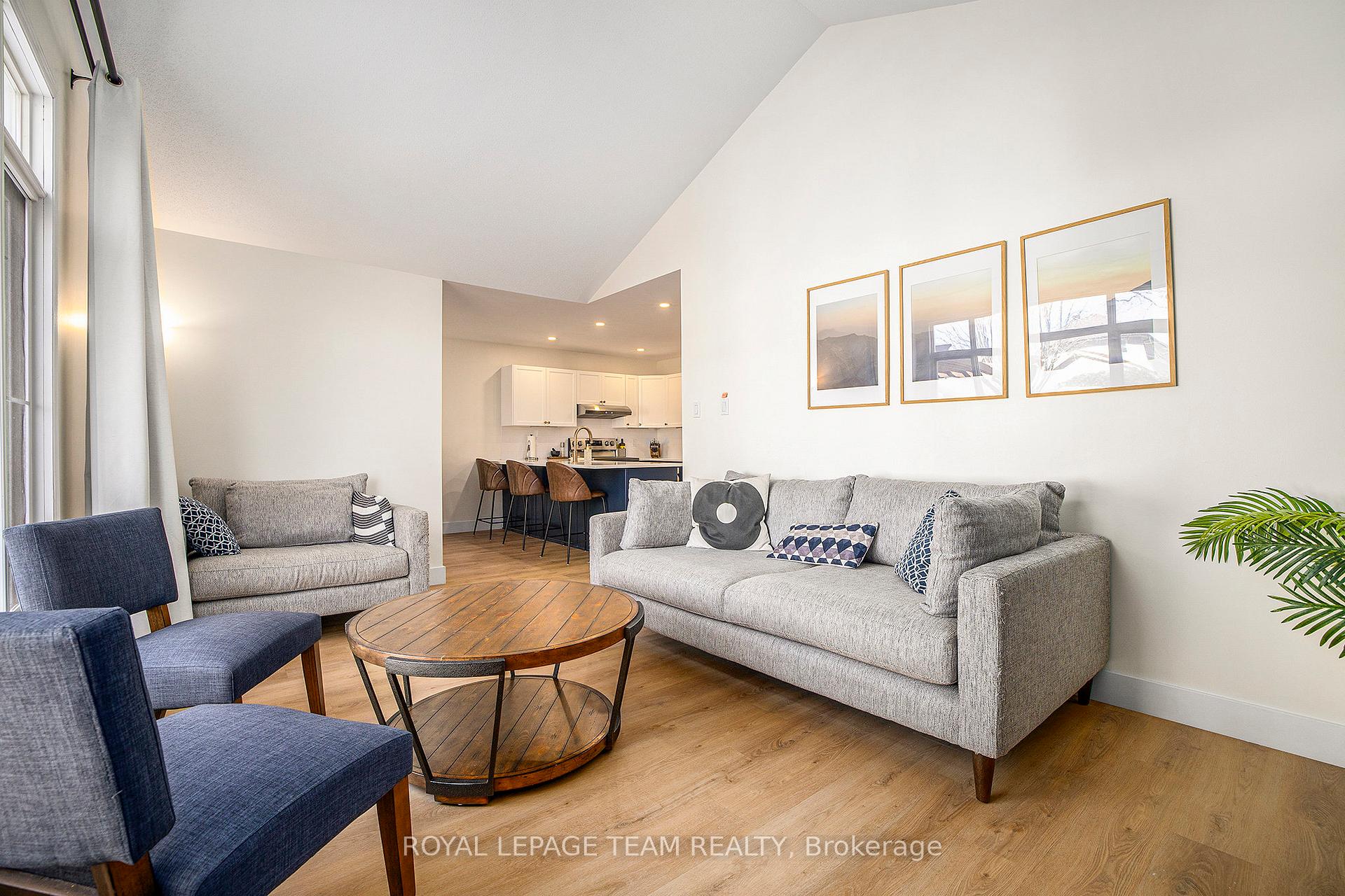 Photo 11 of 24 Rivergreen Crescent, Ottawa, Kanata - Bridlewood — HOMEH