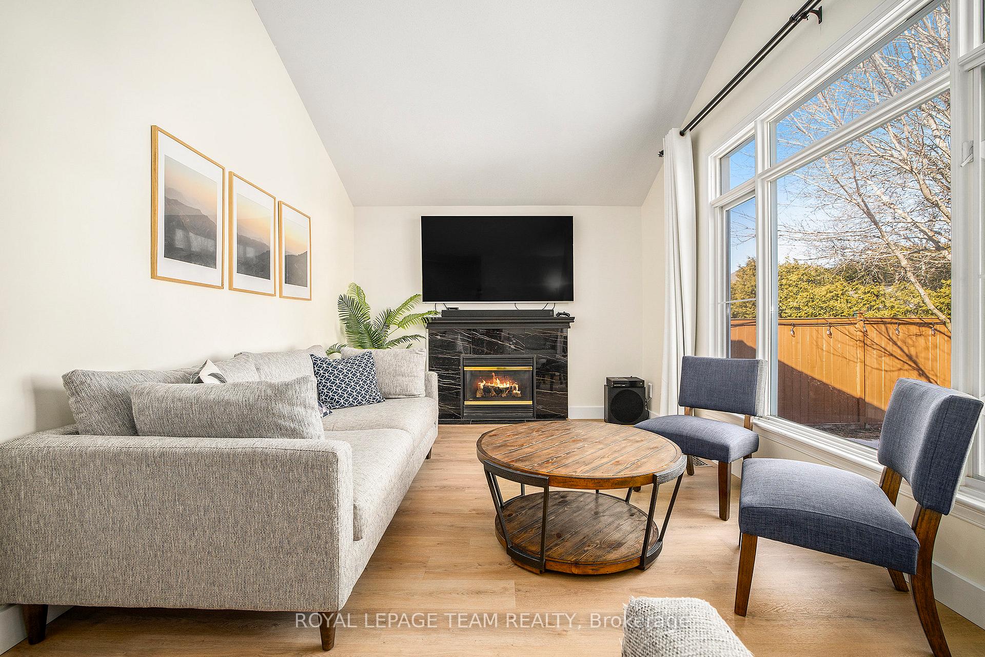 Photo 12 of 24 Rivergreen Crescent, Ottawa, Kanata - Bridlewood — HOMEH