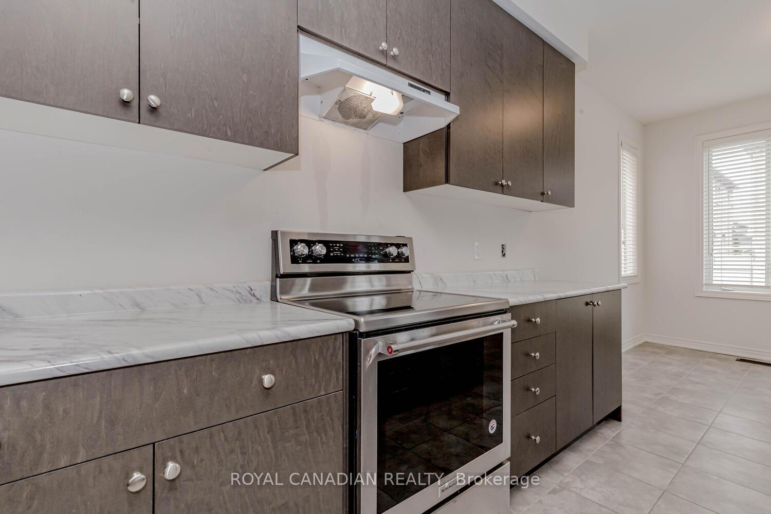 Photo 15 of 1467 Pratt Heights, Milton, Ford — HOMEH