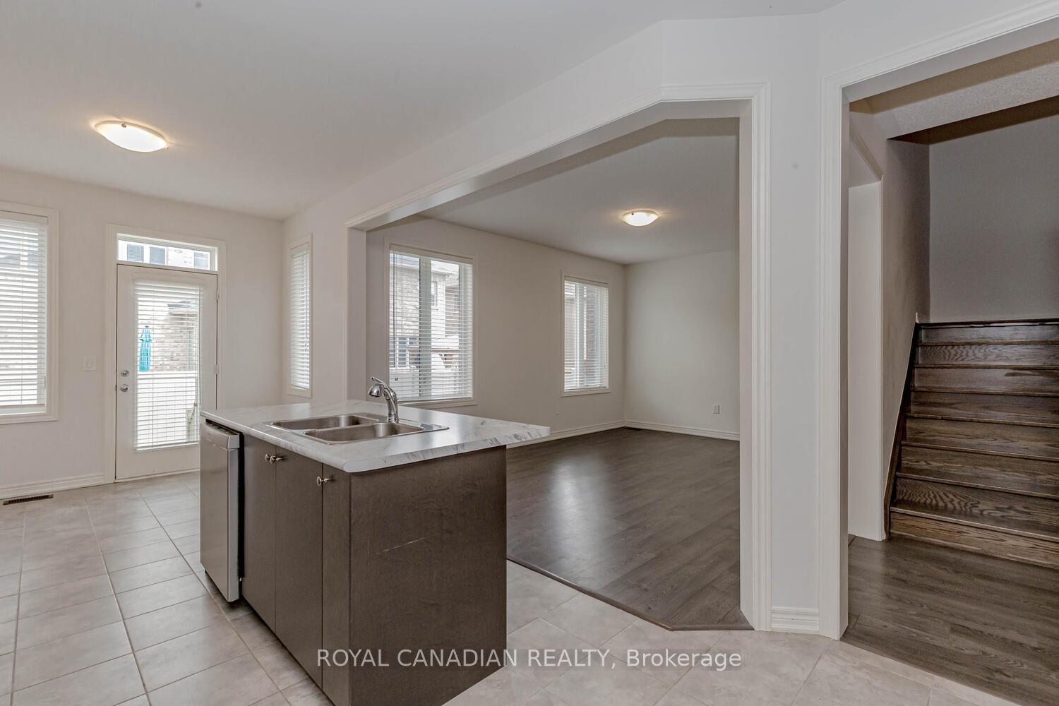 Photo 16 of 1467 Pratt Heights, Milton, Ford — HOMEH