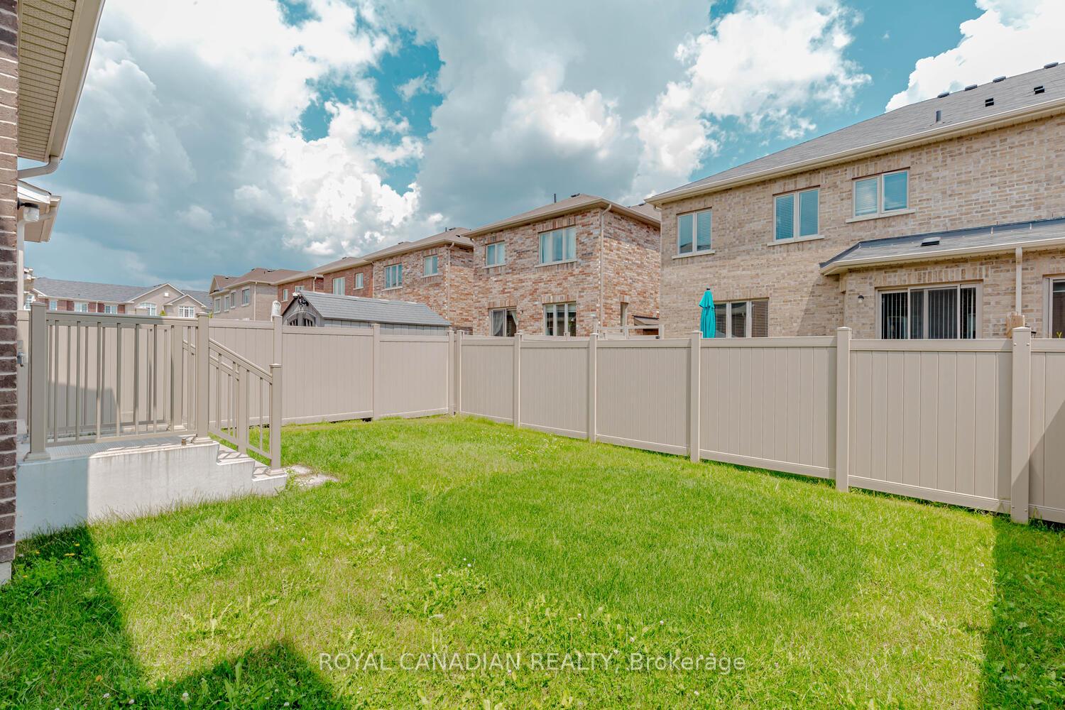Photo 40 of 1467 Pratt Heights, Milton, Ford — HOMEH