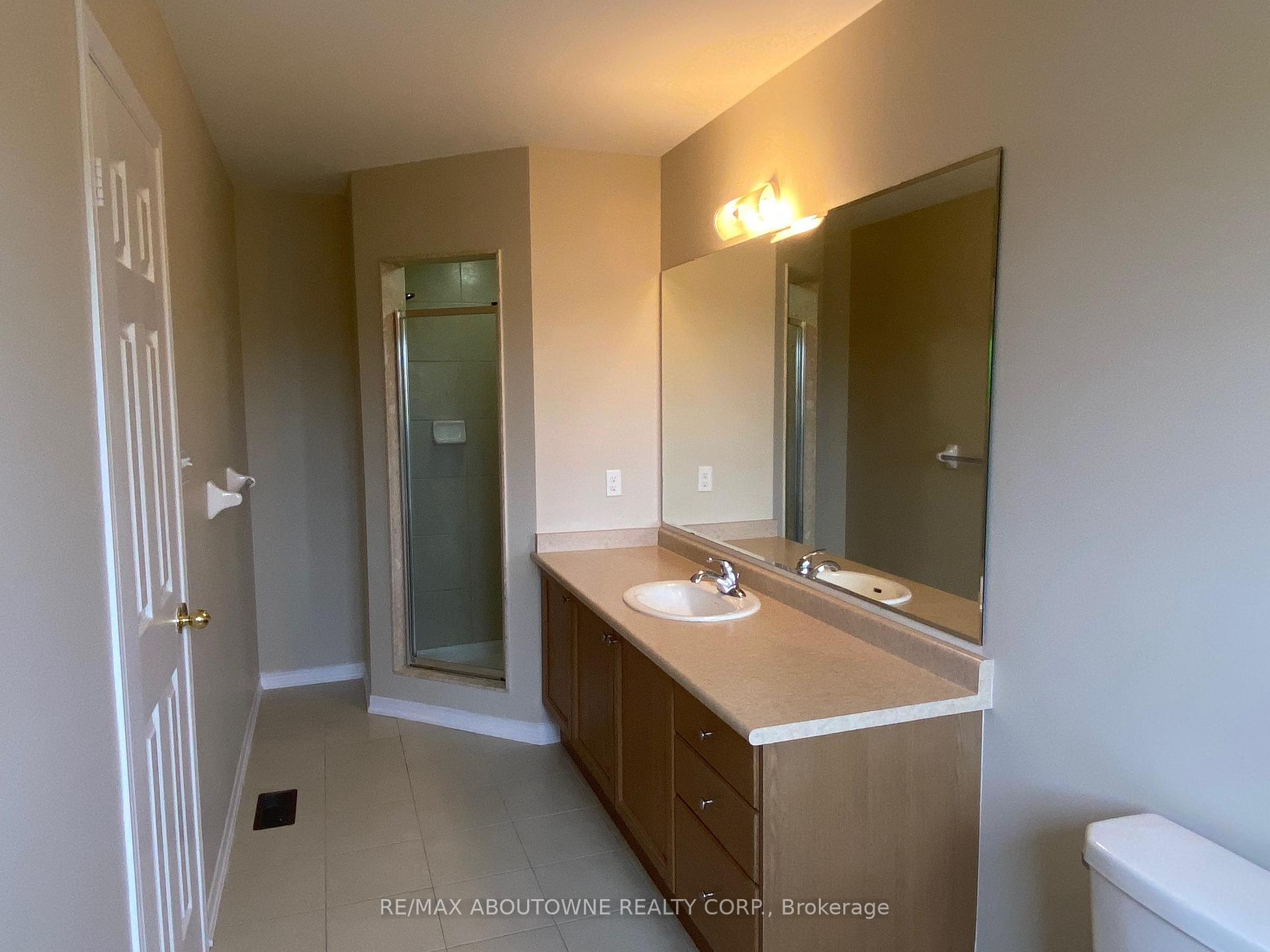 Photo 12 of 13 Mcphail Place, Hamilton, Waterdown — HOMEH