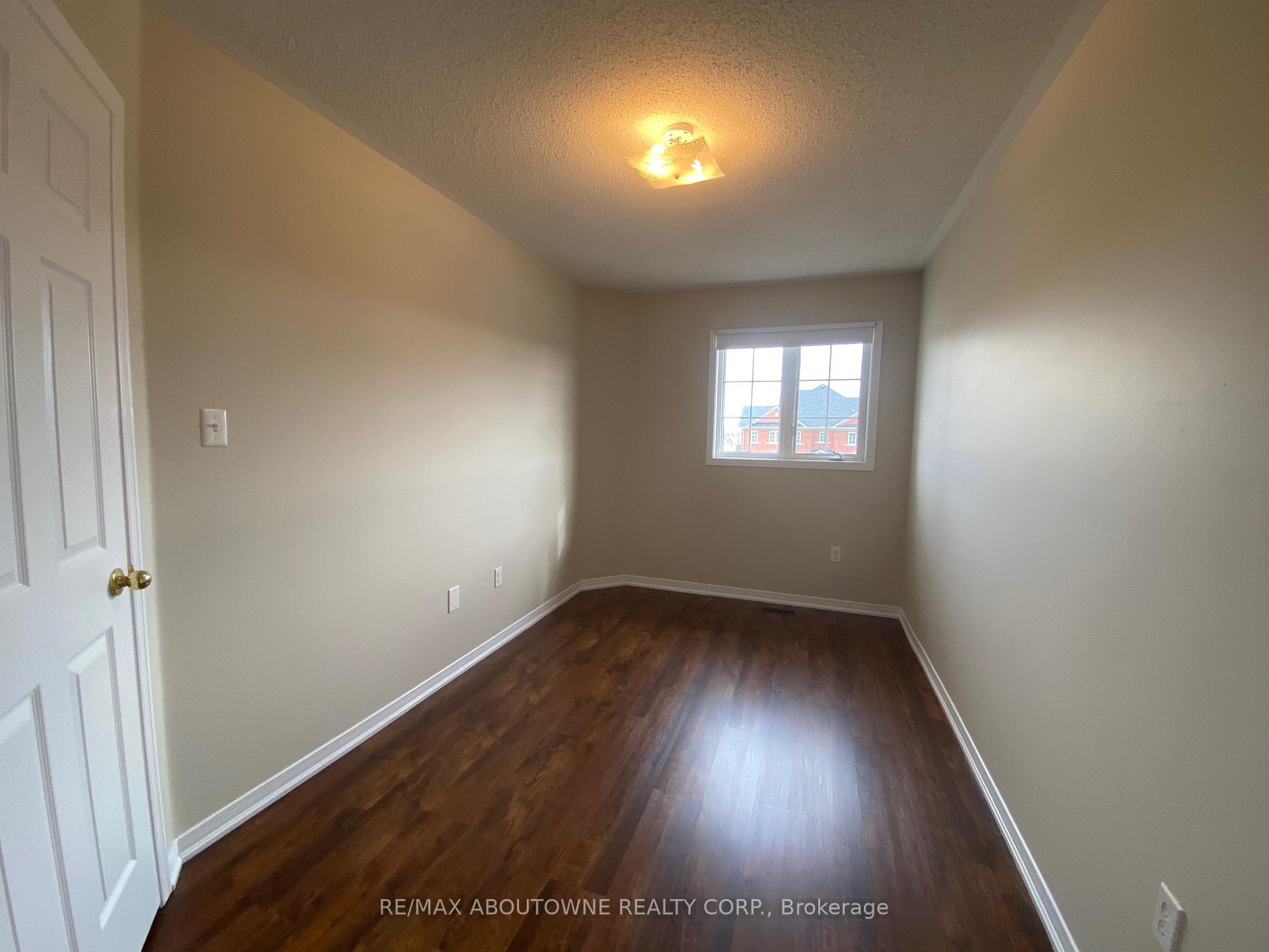 Photo 16 of 13 Mcphail Place, Hamilton, Waterdown — HOMEH