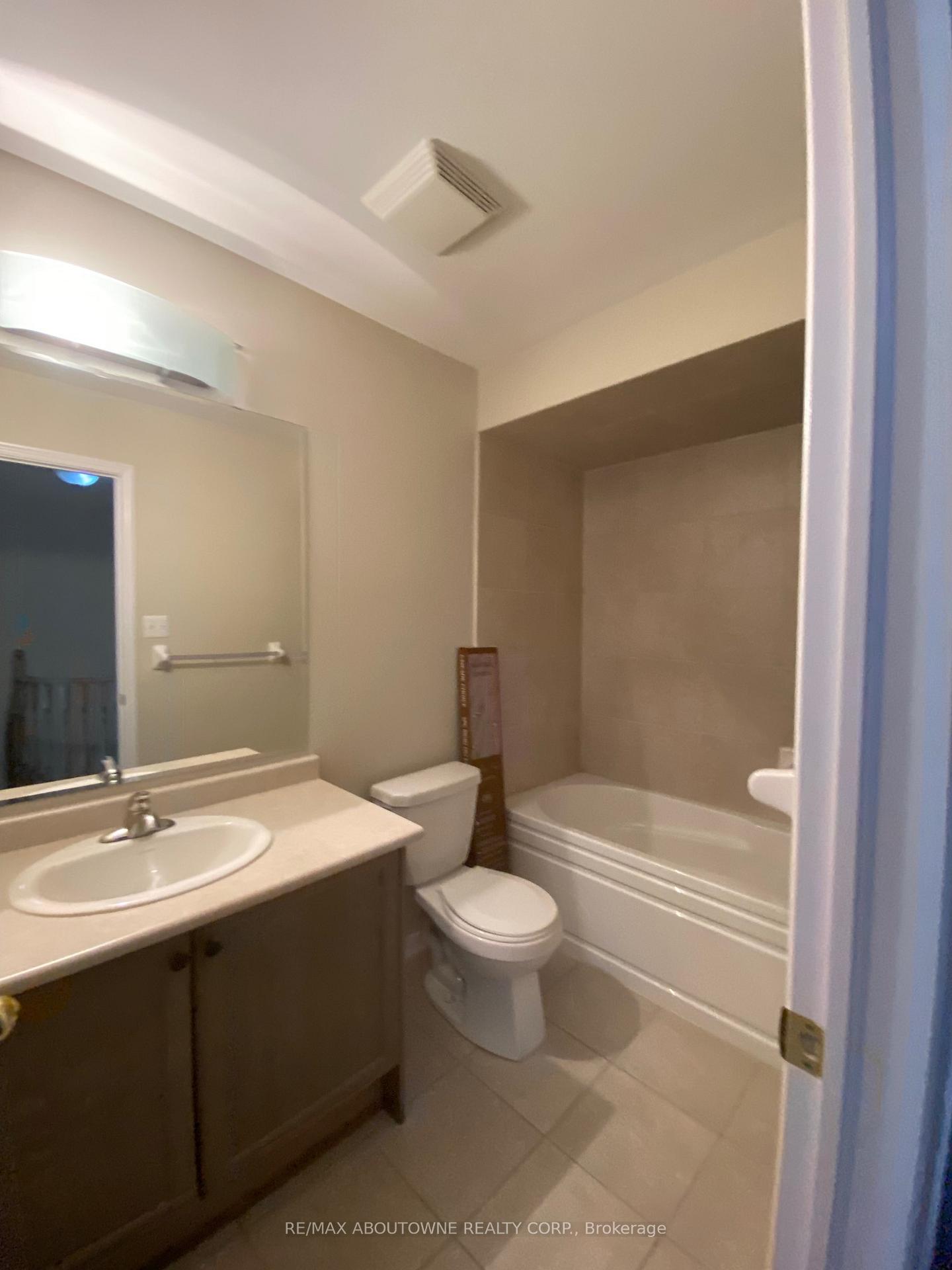 Photo 18 of 13 Mcphail Place, Hamilton, Waterdown — HOMEH