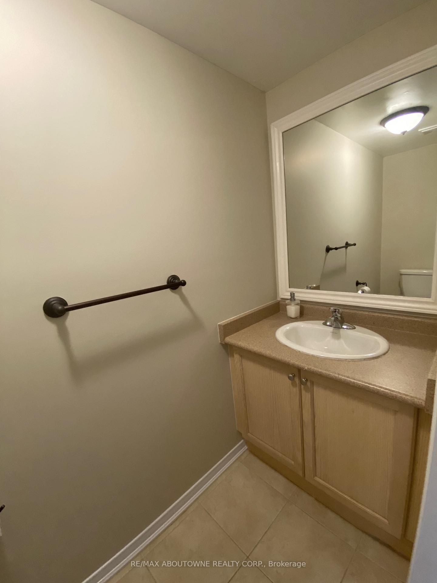 Photo 19 of 13 Mcphail Place, Hamilton, Waterdown — HOMEH