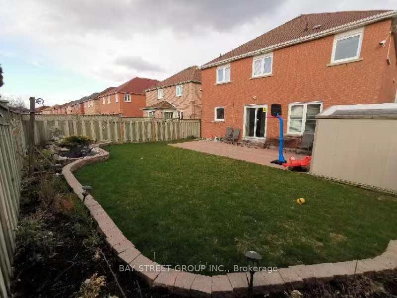 Photo 2 of 26 Marydale Avenue, Markham, Middlefield — HOMEH