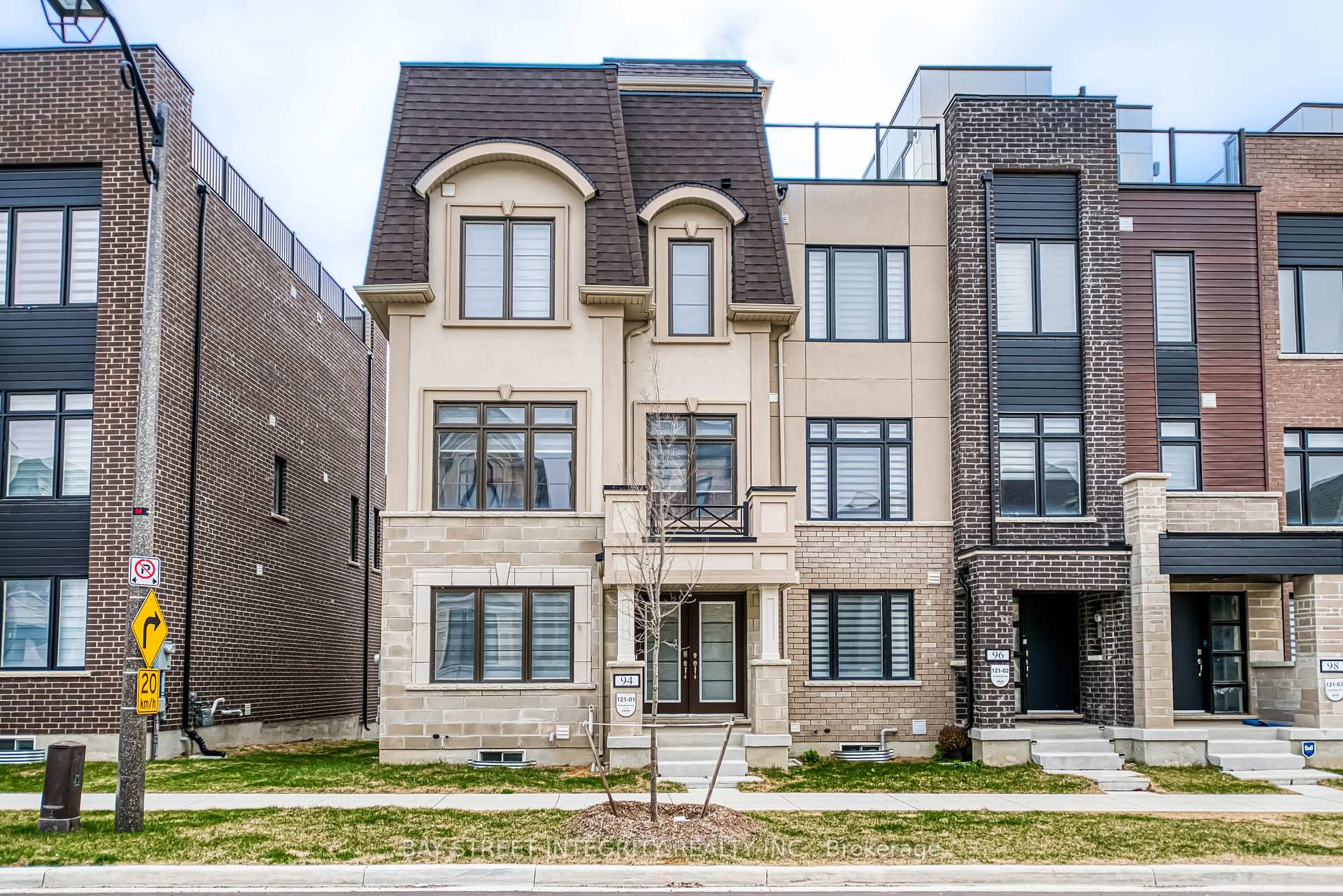 Front of 94 Guardhouse Crescent