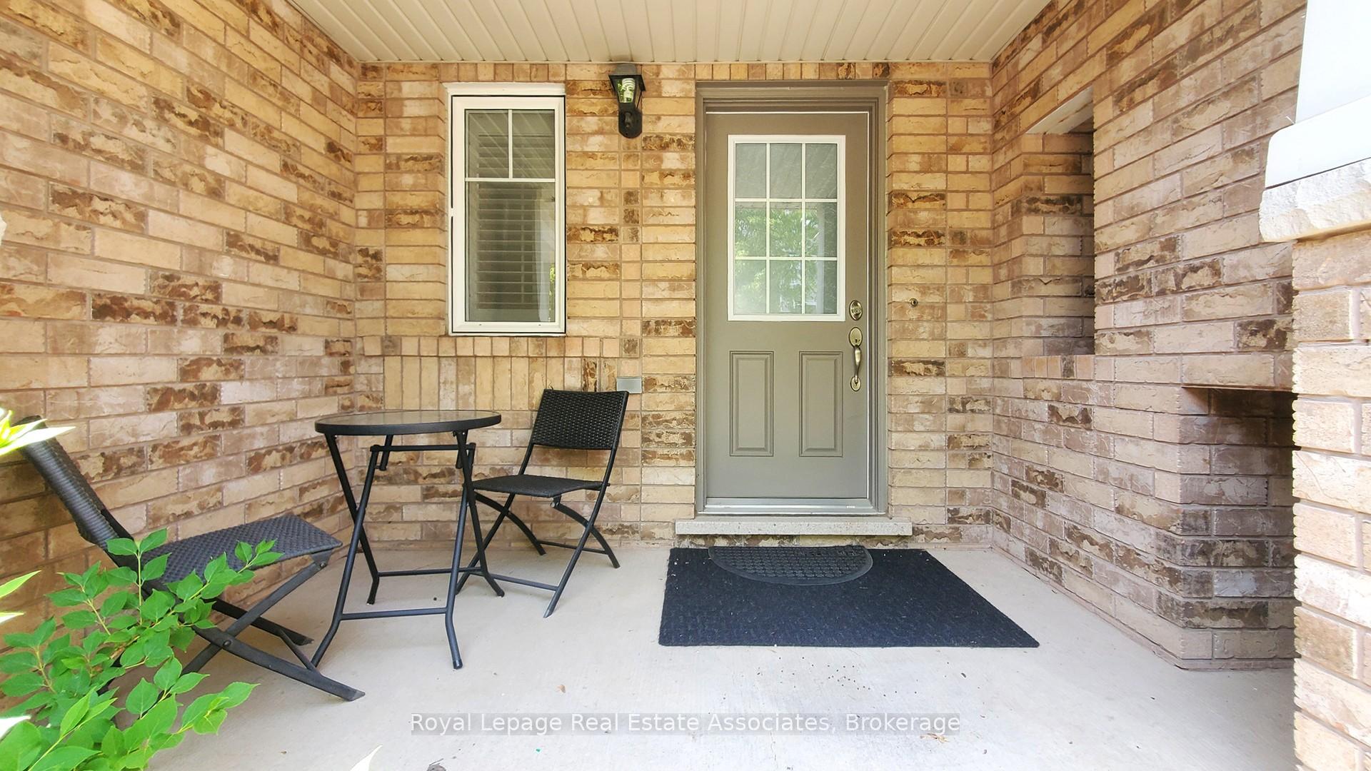 Photo 4 of 721 Shortreed Crescent, Milton, Coates — HOMEH