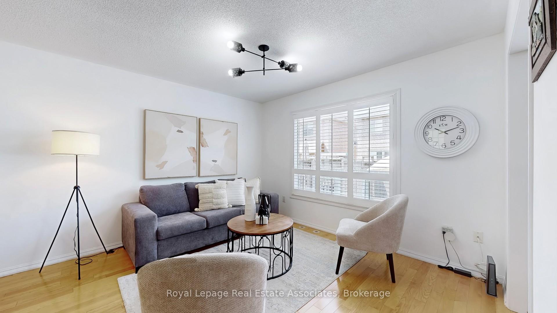 Photo 5 of 721 Shortreed Crescent, Milton, Coates — HOMEH