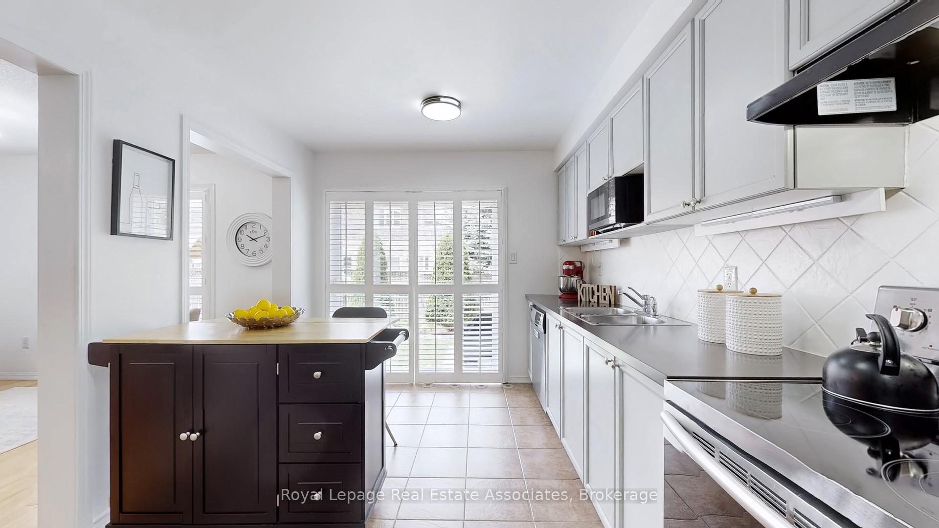 Photo 13 of 721 Shortreed Crescent, Milton, Coates — HOMEH
