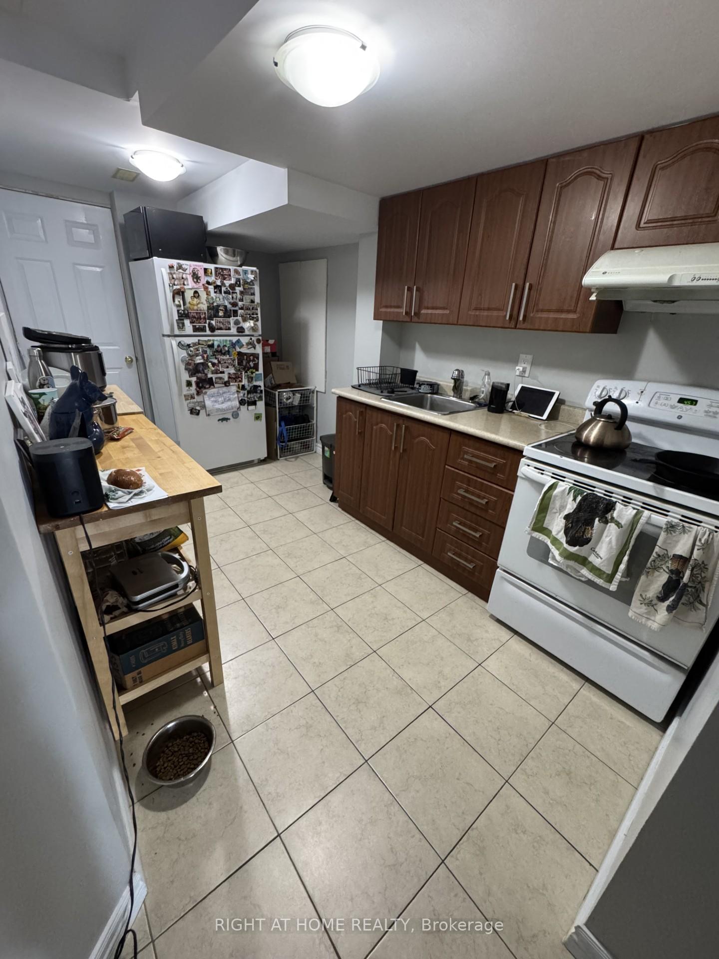 Photo 3 of 80 Andriana Crescent, Markham, Box Grove — HOMEH