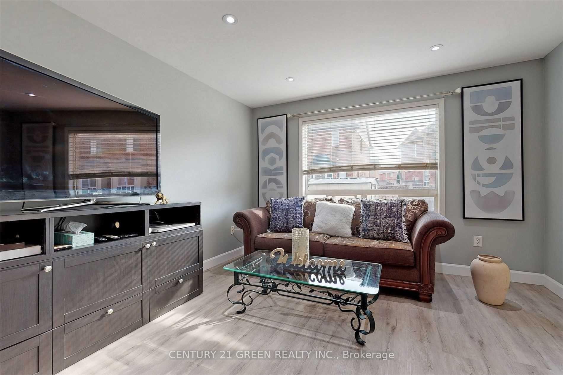 Photo 3 of 968 Thompson Road S, Milton, Coates — HOMEH