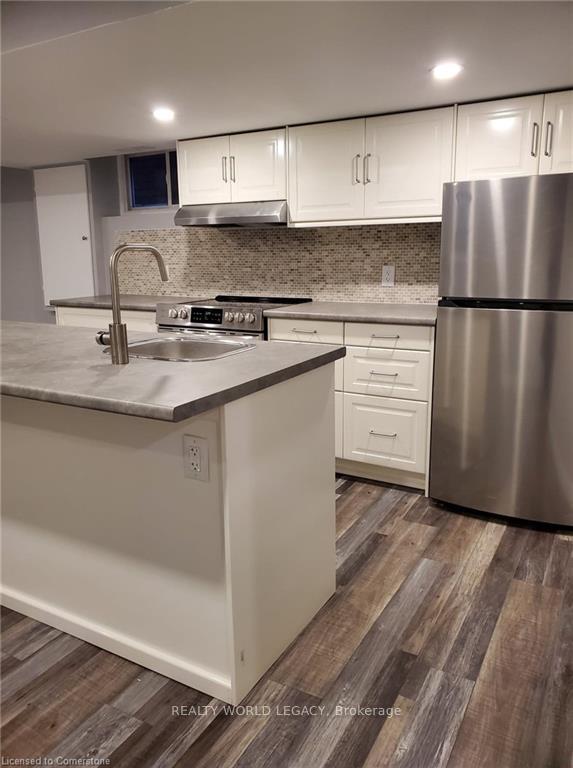 Photo 2 of Unit B, 122 Belview Avenue, Hamilton, Crown Point — HOMEH