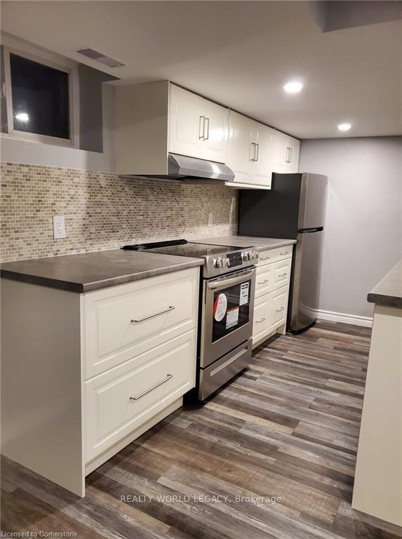 Photo 4 of Unit B, 122 Belview Avenue, Hamilton, Crown Point — HOMEH