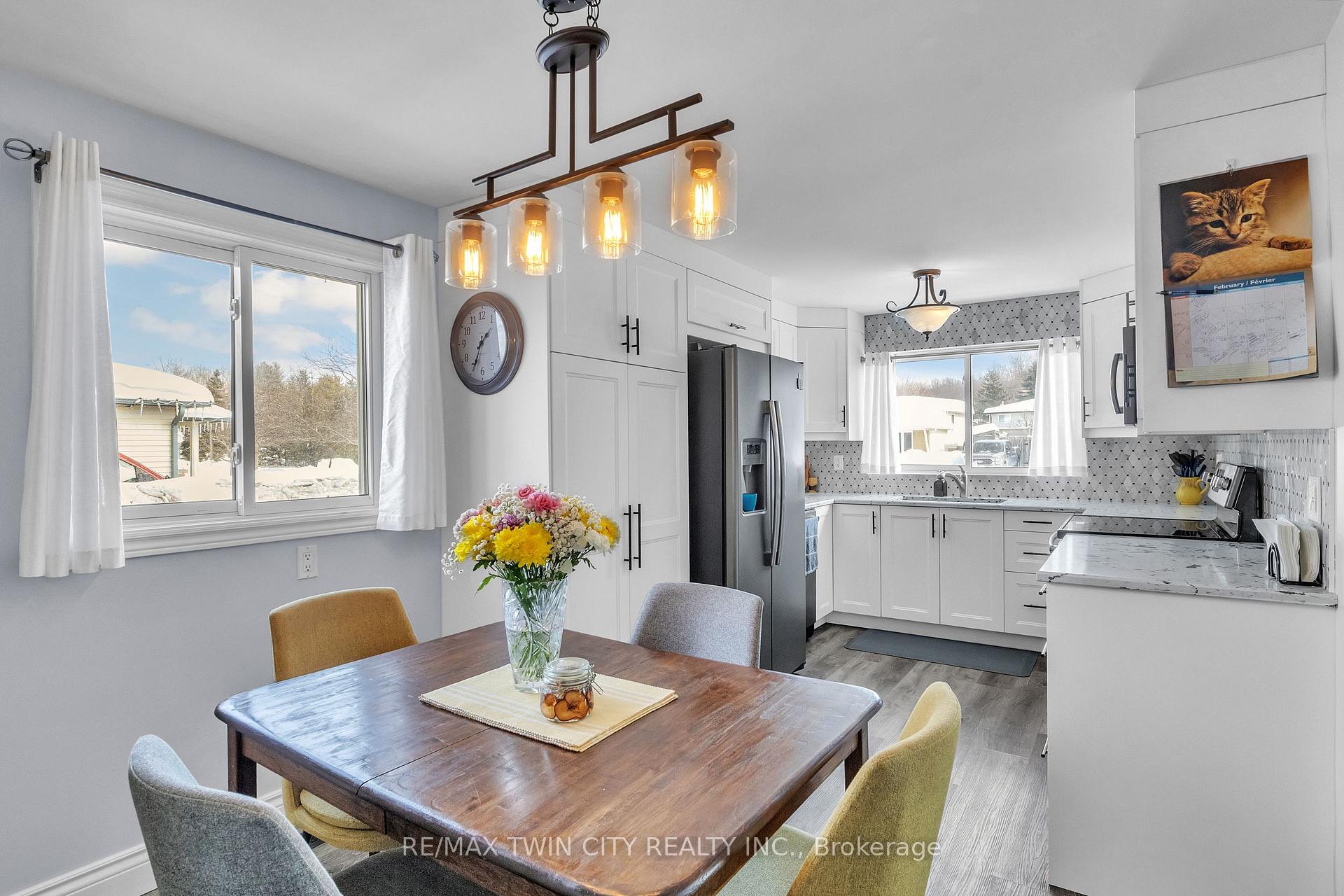 Photo 9 of 156 Sugar Maple Street, Kitchener — HOMEH