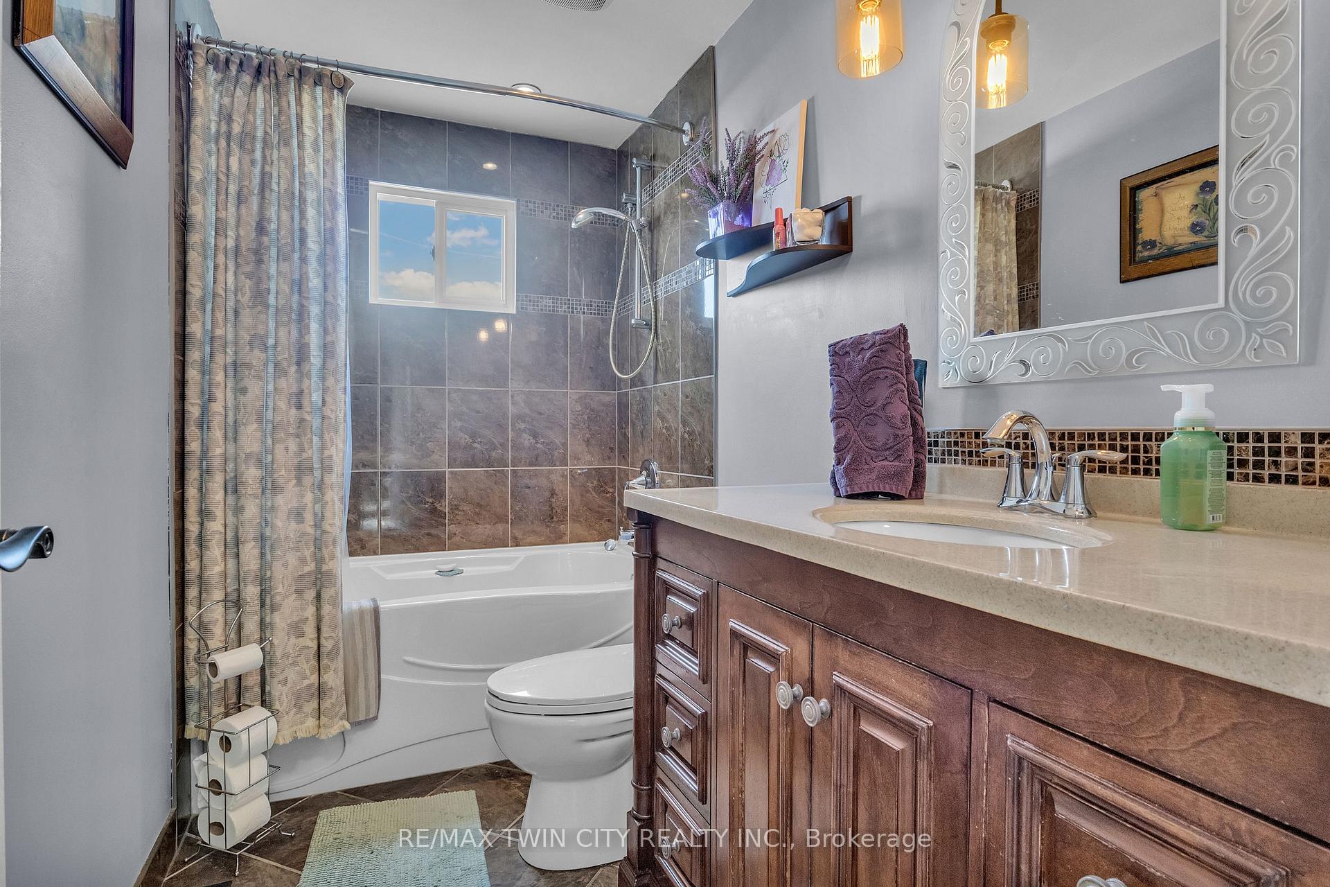Photo 17 of 156 Sugar Maple Street, Kitchener — HOMEH